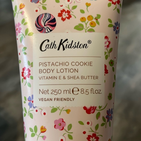 Cath Kidston PISTACHIO COOKIE Shower Gel 10.1 oz & Body Lotion 8.5 oz Set NEW - Picture 4 of 8